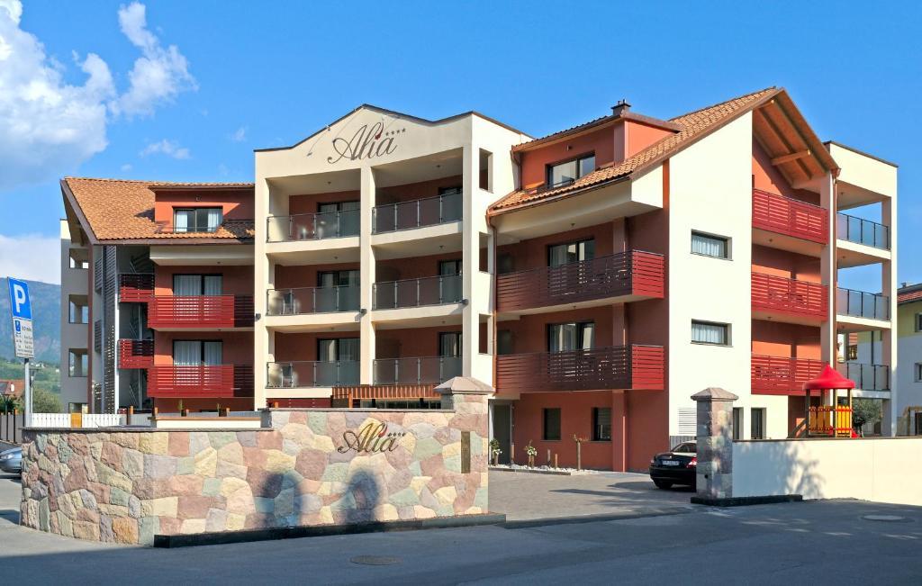 Alia Appartements & Wellness Lagundo Exterior photo