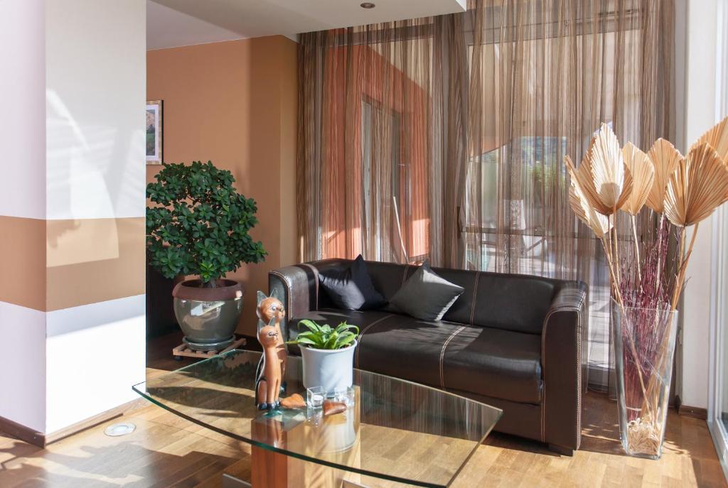 Alia Appartements & Wellness Lagundo Exterior photo