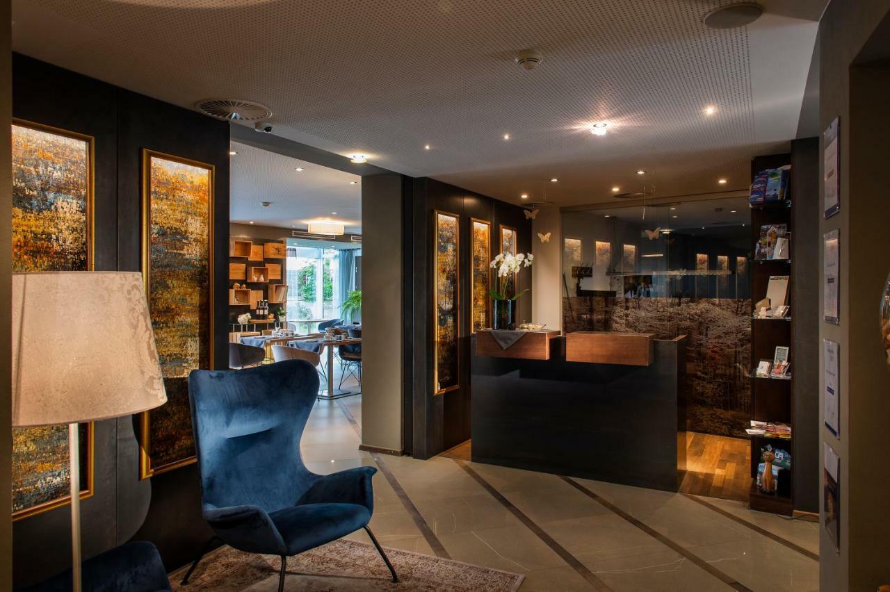 Alia Appartements & Wellness Lagundo Exterior photo